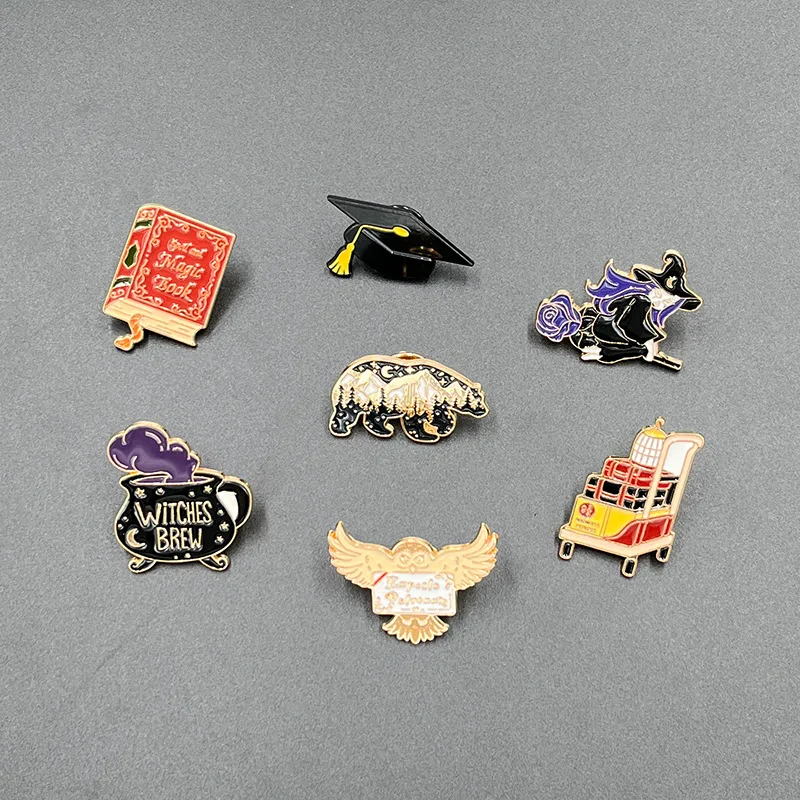 New movie merchandise brooch,  - Anime Kingdom Merchandise 评论和价格